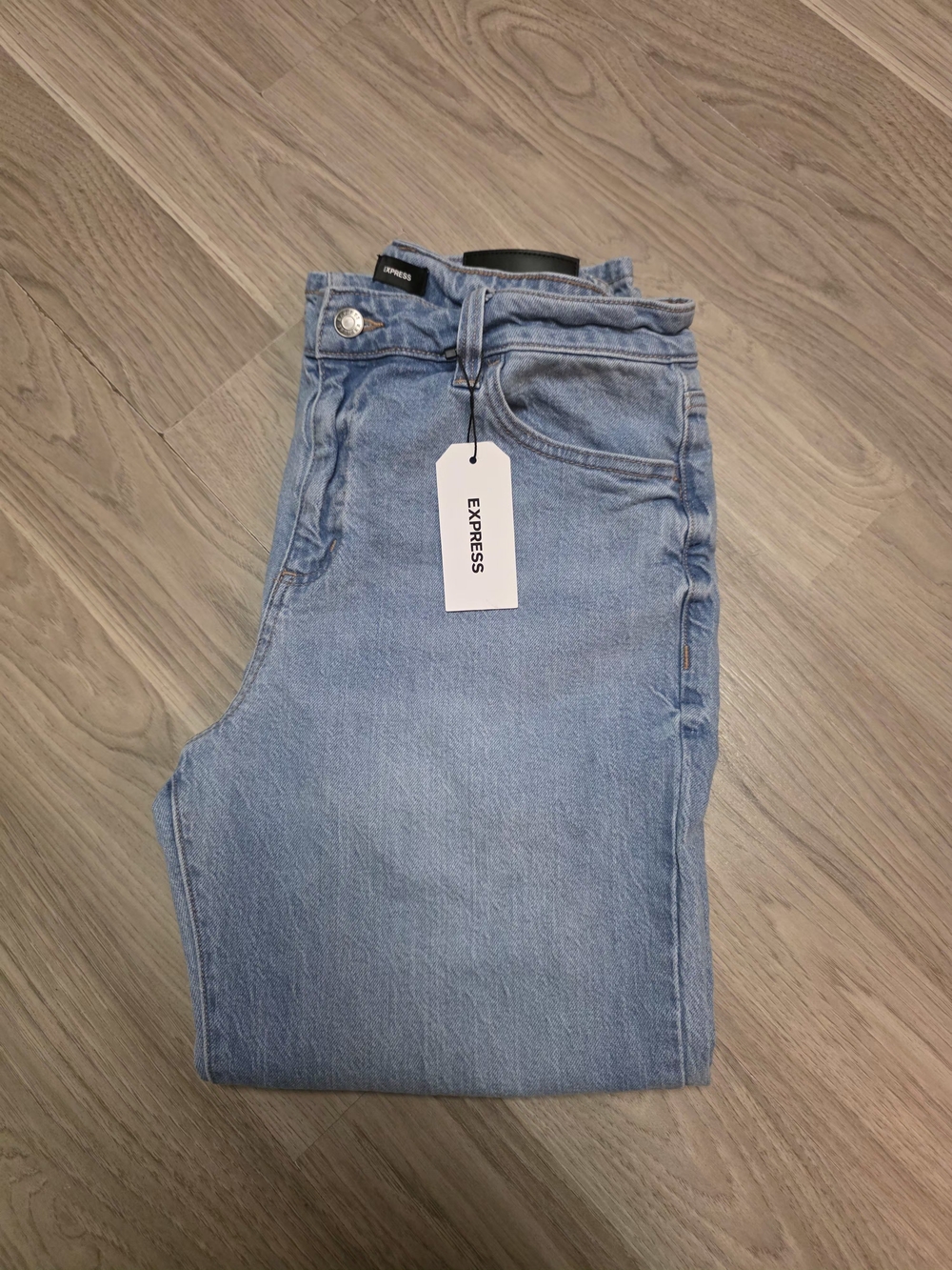 Express Women’s Light Wash High-Rise Straight Jeans